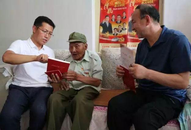 探寻天涯,畅聊《乡爱14》再现“谢大脚”,剧情为何会引发网友泪目?!